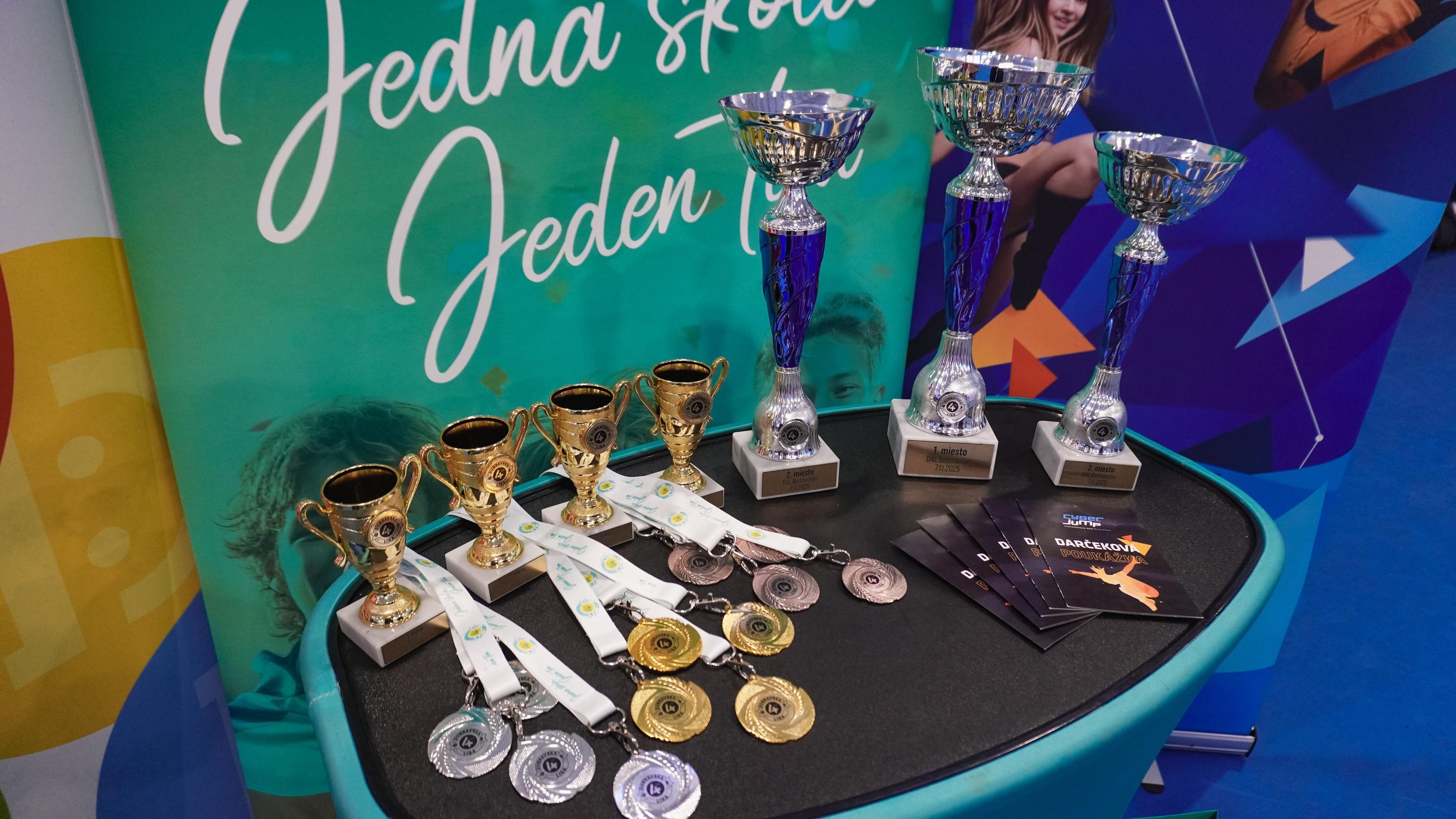 Medaile a ceny bedminton Dúbravská 4ka Liga