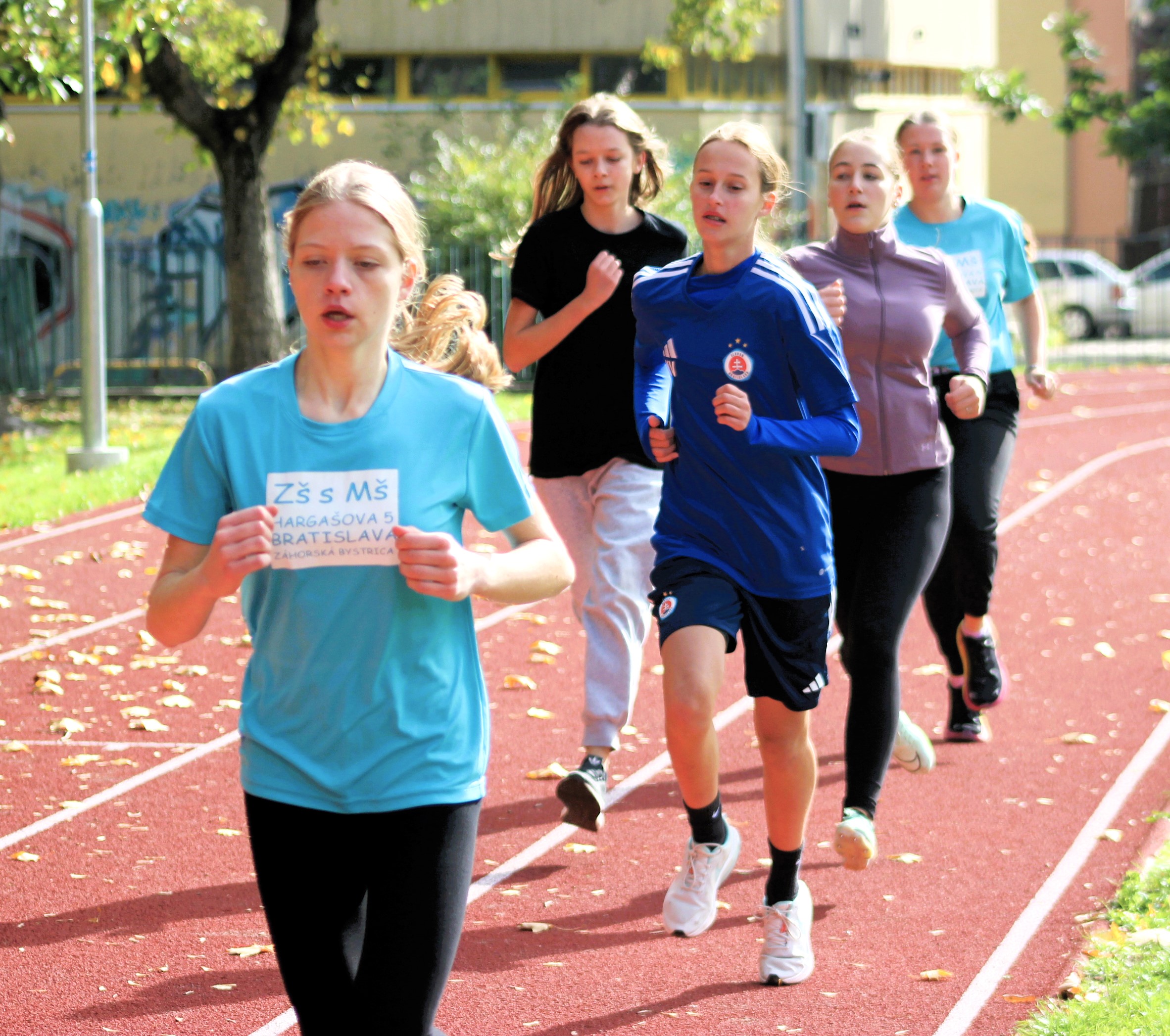 dievčatá beh na 800m